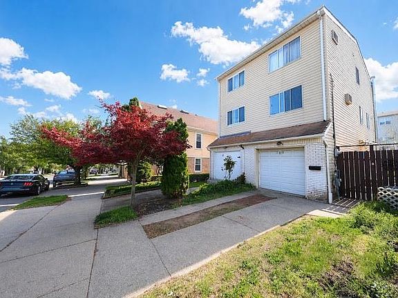 2nd image of 200 Sand Ln
