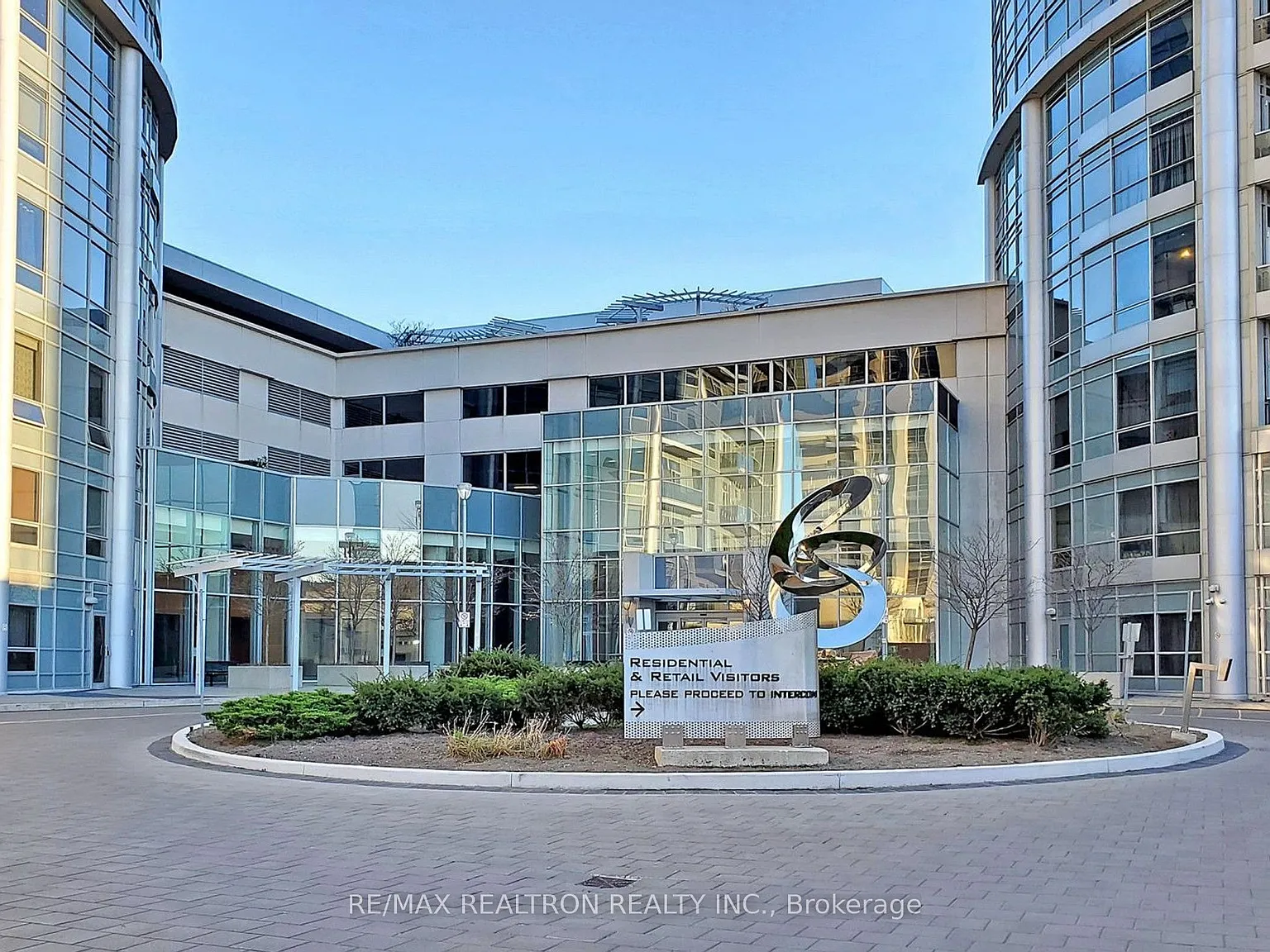 2 bed, $2,600 — Photo 2