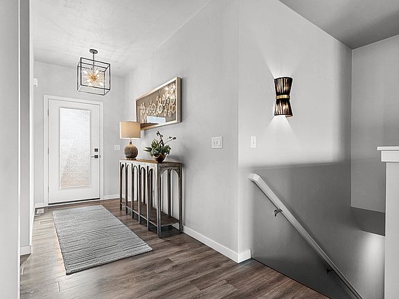 4th image of 549 Pebblestone Cir