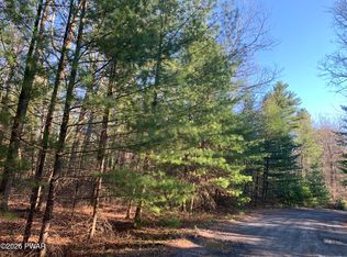 Center Rd, Dingmans Ferry, PA 18328