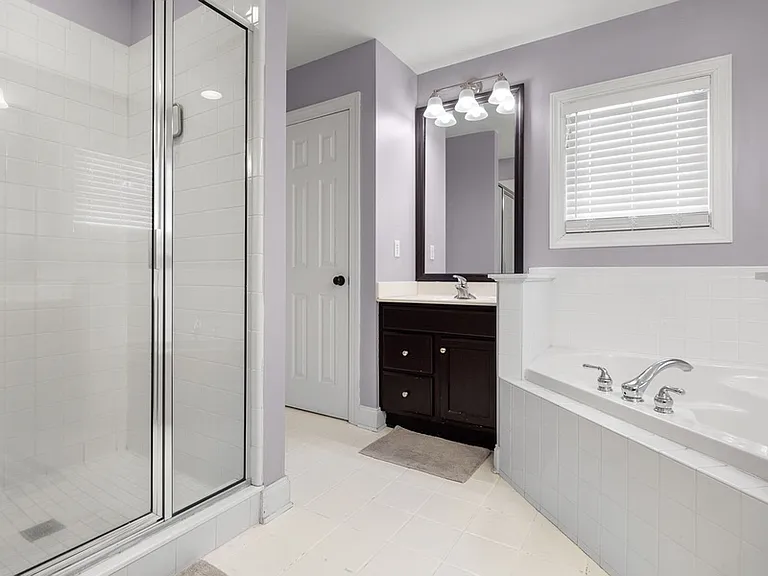 114 White Ash Dr E — Photo 6