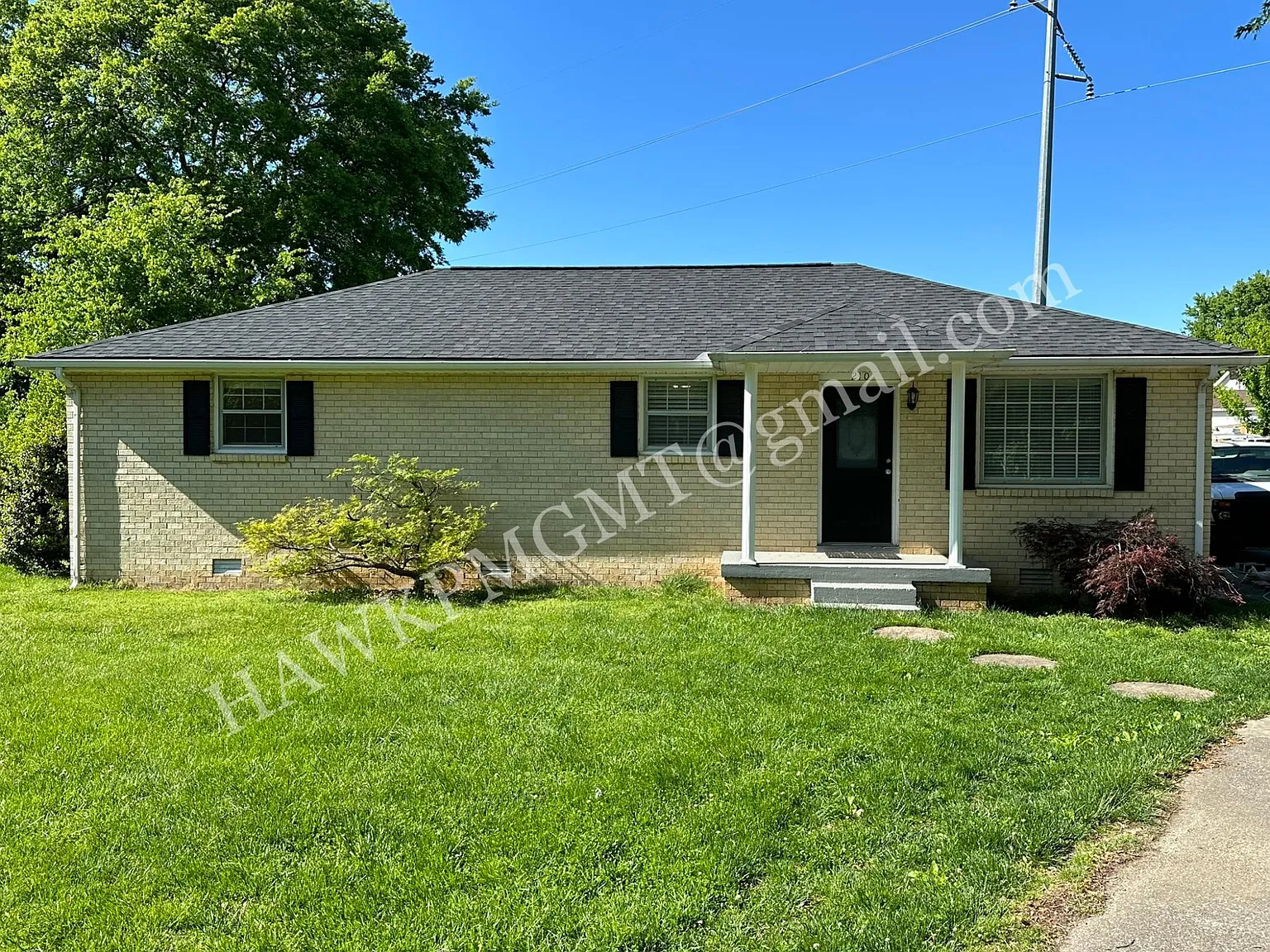 210 Luckett Place — Photo 1