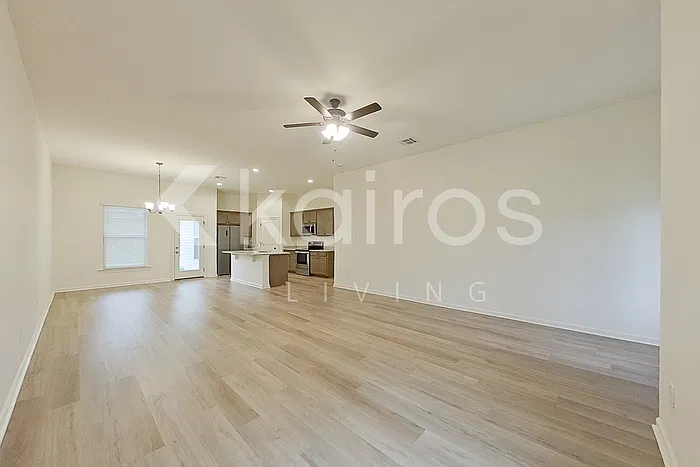 3 bed, 2.0 bath, 1593 sqft, $1,895 — Photo 3