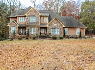 2007 Moores Mill Dr, Lanett, AL 36863