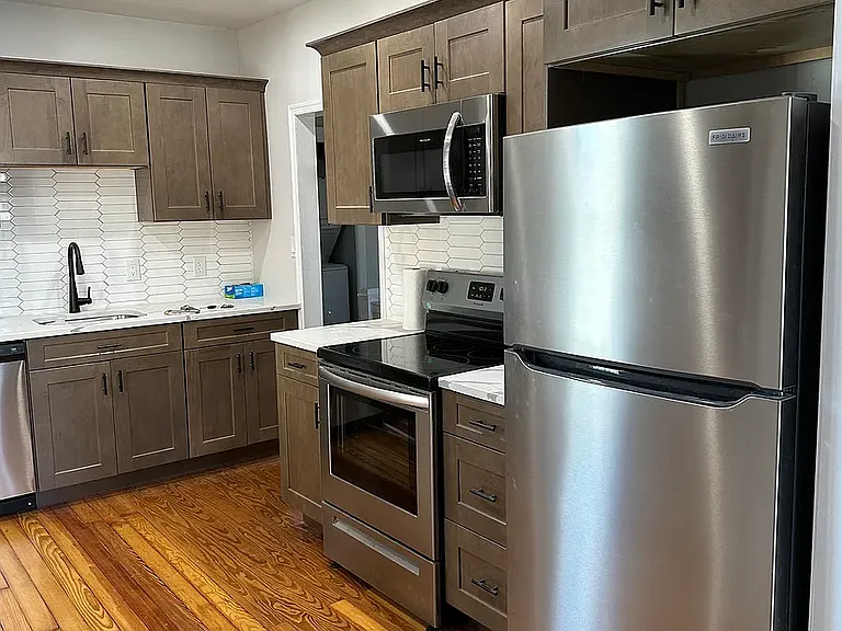 1030 Linden St #2 — Photo 1