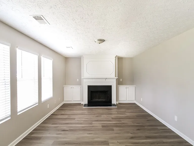6583 Carriage Ln — Photo 5