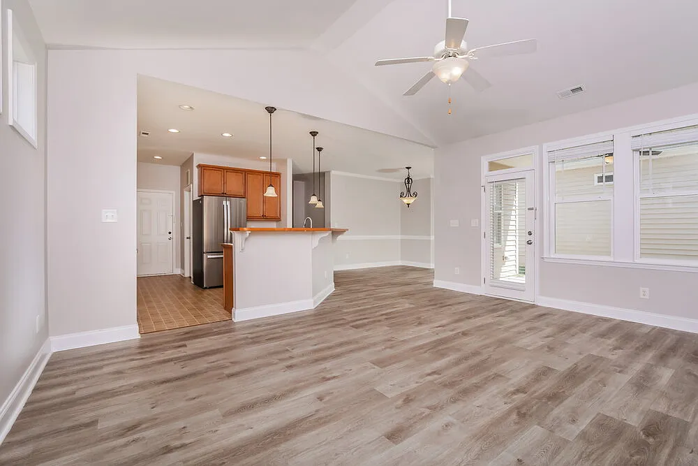 3 bed, 2.0 bath, 1634 sqft, $1,725 — Photo 4