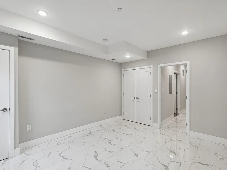 1845 E Huntingdon St — Photo 100
