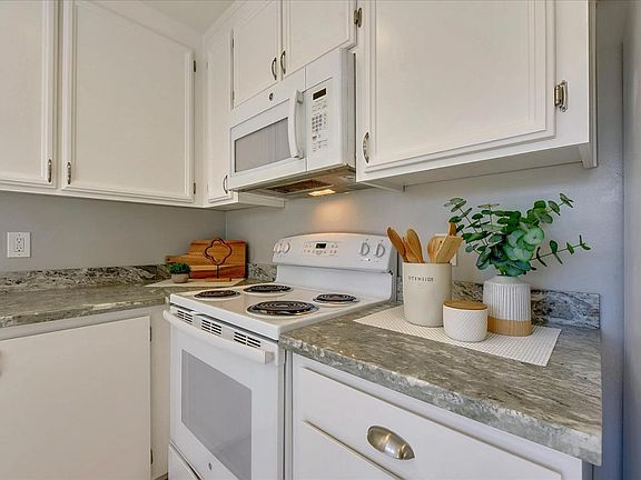 5th image of 1942 Dandini Cir