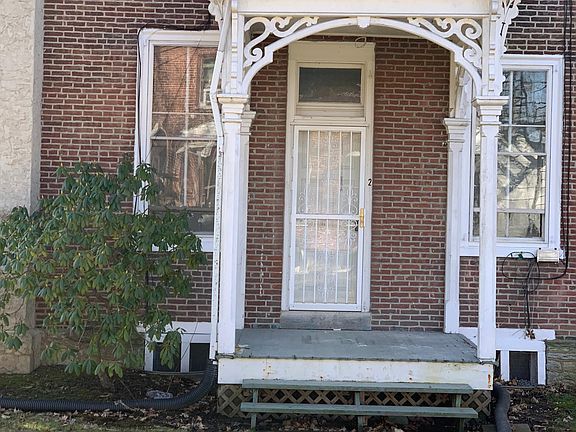 3rd image of 325 Washington Ave APT 2
