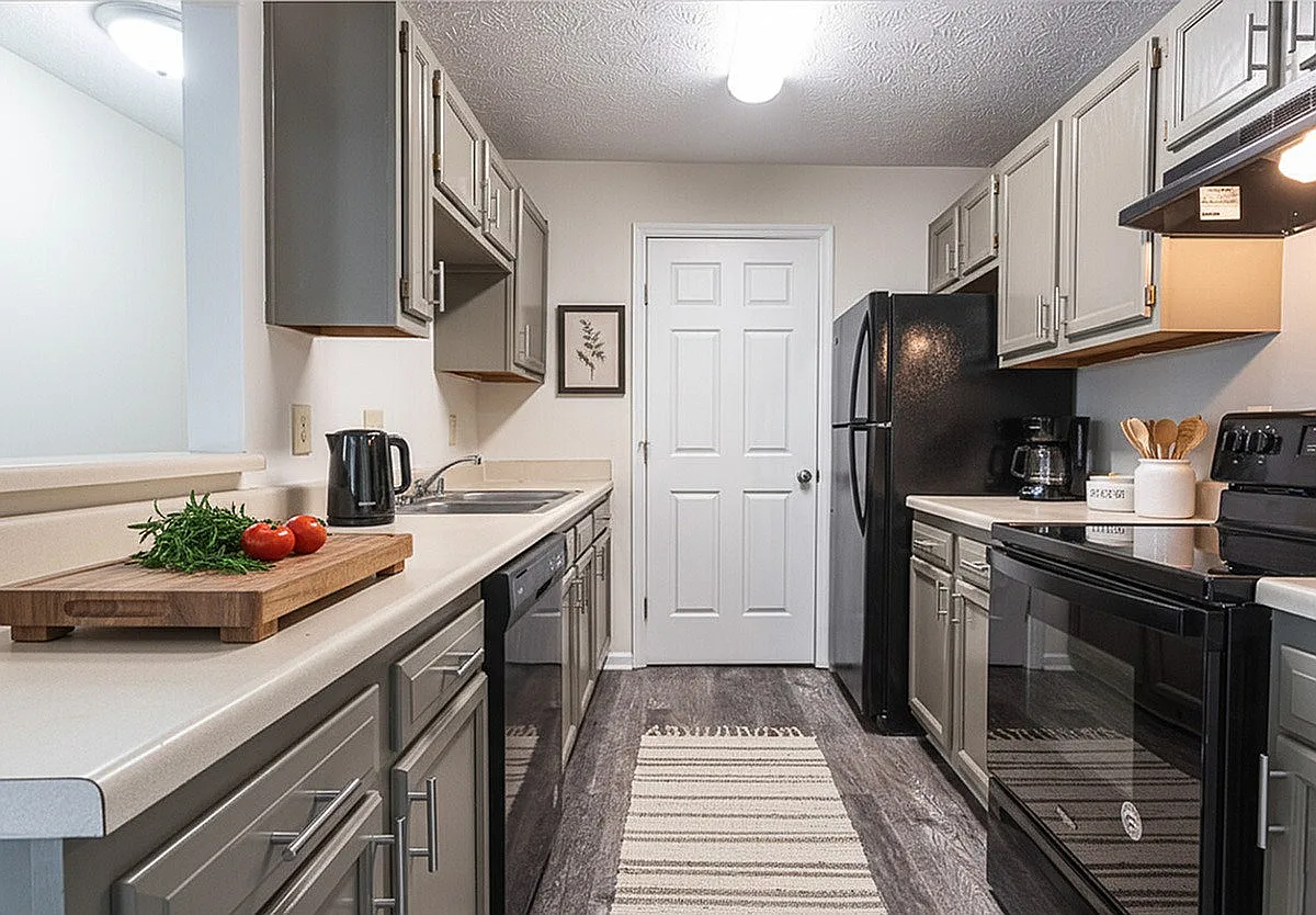 Crown Pointe — Photo 3