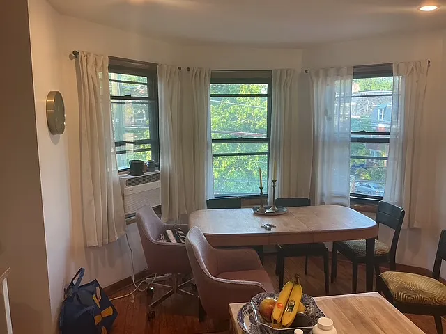 KITCHEN GREAT WINDOW VIEWS