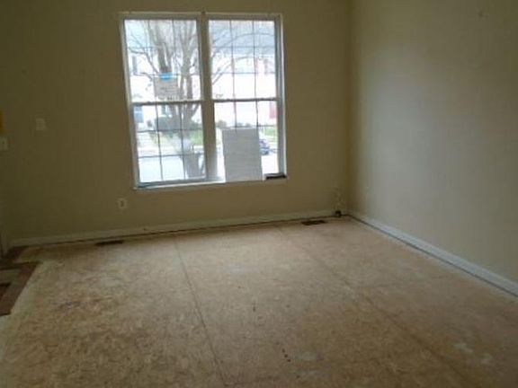 3rd image of 4934 Bristle Cone Cir