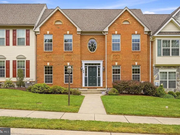 26 Blakeley Ridge Dr, Charles Town, WV 25414