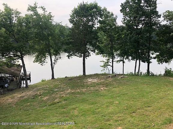 5th image of 1009 Dogwood Ln