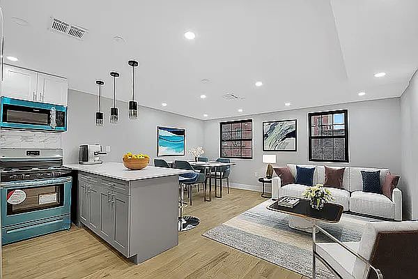 1st image of 14 Roosevelt Pl #3