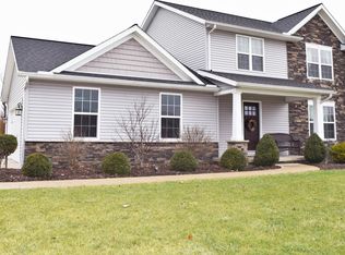 25 Fieldcrest Dr, Centerburg, OH 43011