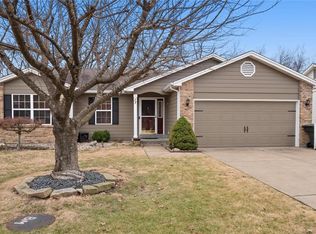 17 Fairfax Dr, Saint Peters, MO 63376