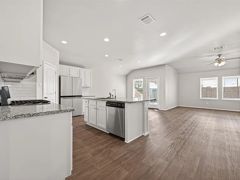 4763 Avellino Base Dr — Photo 5