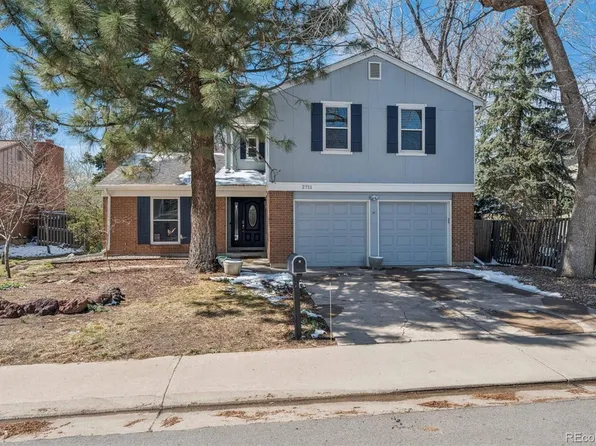 2711 S Oakland Circle E, Aurora, CO 80014