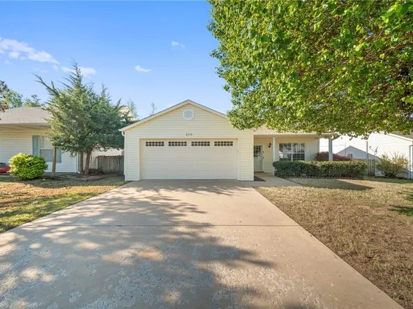2510 Parkcrest Dr, Bentonville, AR 72712