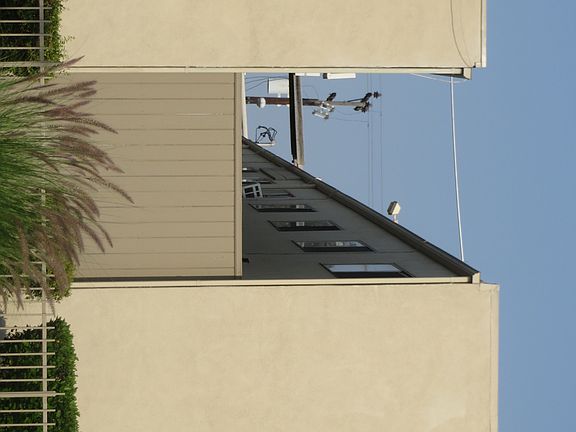 3rd image of 3365 Santa Fe Ave APT 15