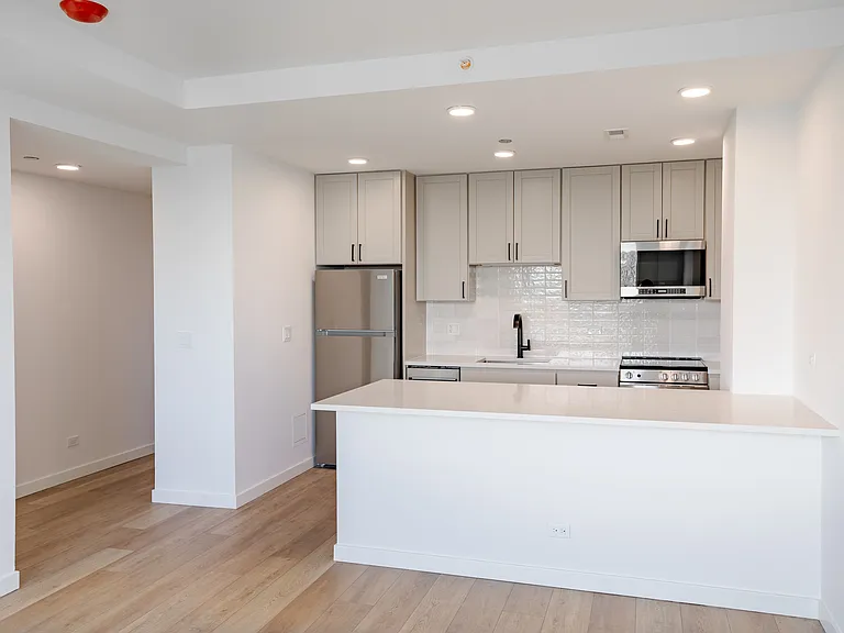 The Nest at Lincoln Park West — Photo 113