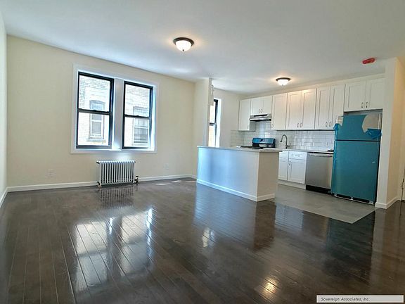 2nd image of 165 Pinehurst Ave APT 3E
