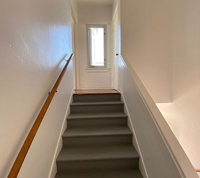 1st image of 142 Ivy St #0
