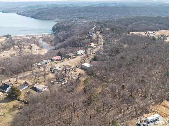 2nd image of 380 E 437th Rd