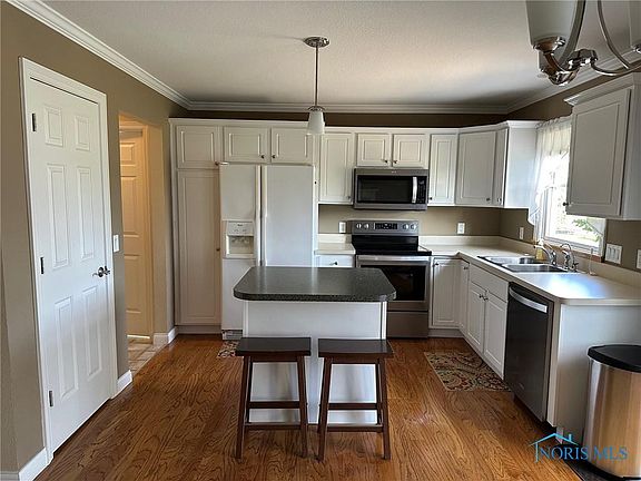 2nd image of 4027 Stable Creek Dr