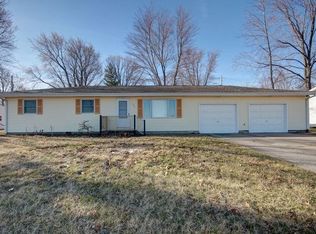 409 W Magnolia St, Atwood, IL 61913