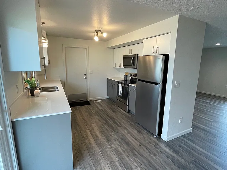 1695 SE Salmonberry Rd — Photo 4