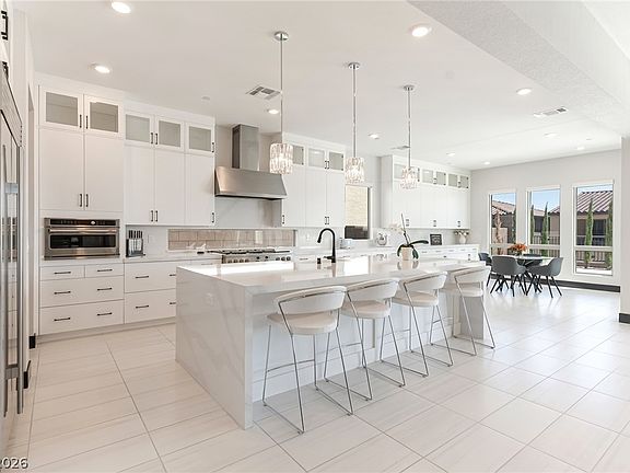 3rd image of 212 Carmel Sky St