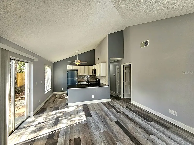 2668 Megan Ct — Photo 3