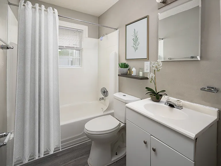 Lanier Terrace Apartments — Photo 12