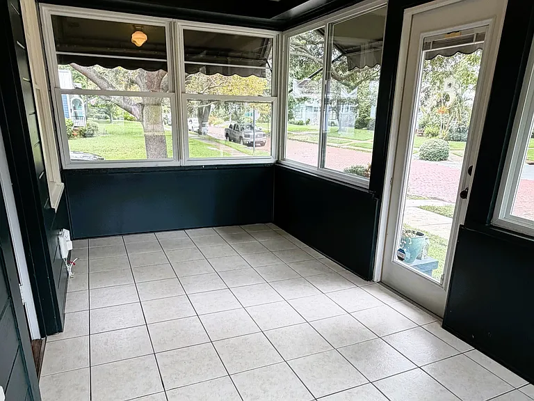 Enclosed Air Conditioned Front Porch