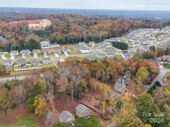 4719 Whispering Oaks Dr, Charlotte, NC 28213