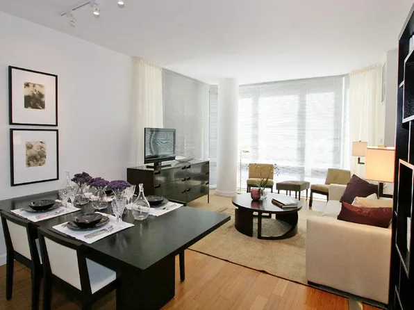 320 West 38th Street image 1 of 12