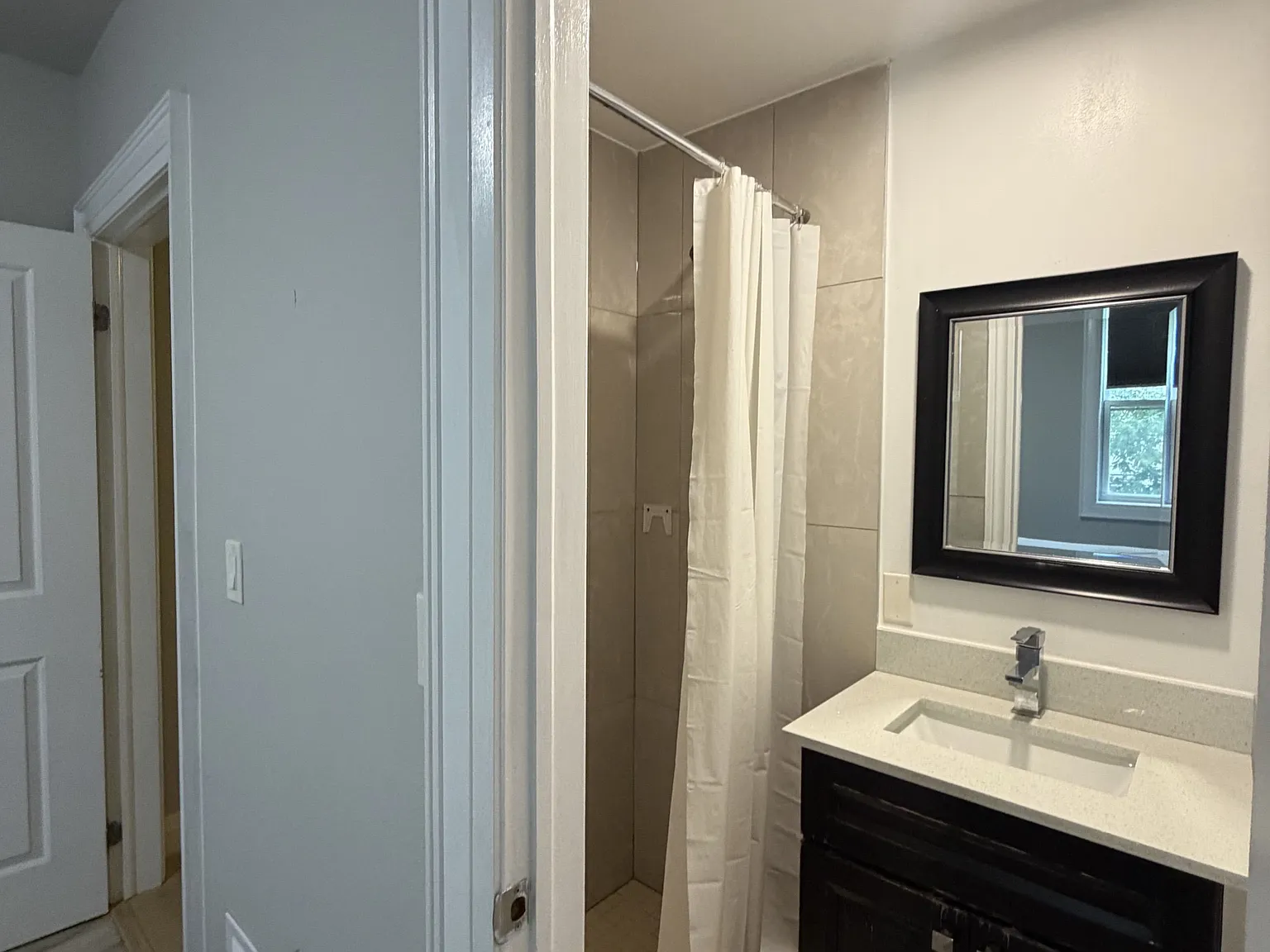 3 bed, $4,400 — Photo 2
