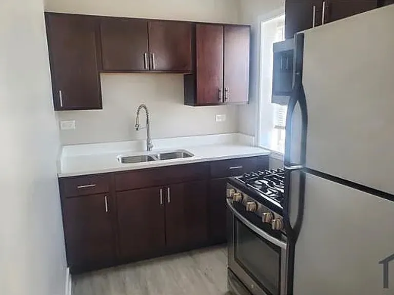 4900 W Madison St #2W — Photo 4