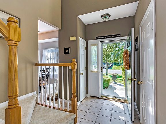 5th image of 131 Willow Wood Dr