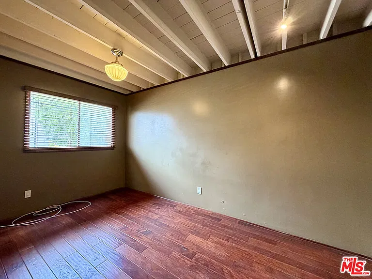 6871 Pacific View Dr — Photo 28