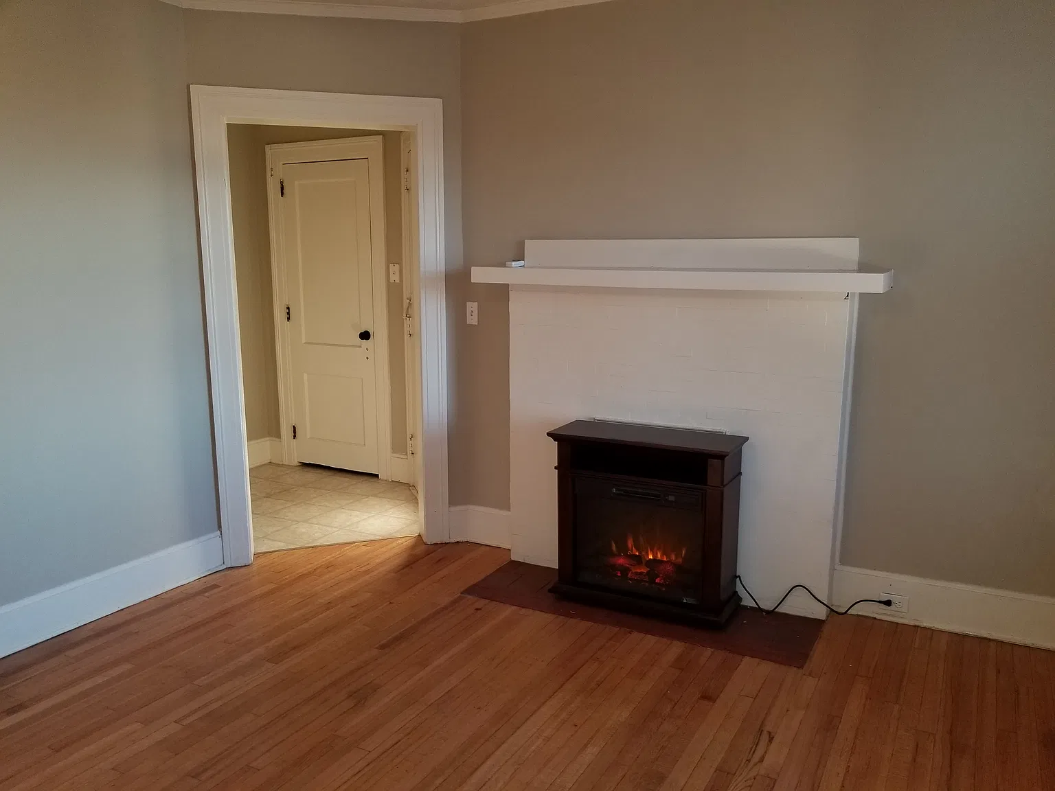 2 bed, 950 sqft, $1,200 — Photo 3