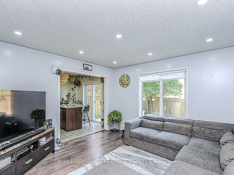 5847 Sidmouth St — Photo 9