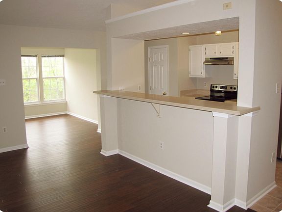 4th image of 668 Jupiter Hills Ct Unit 4-L
