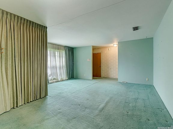 5th image of 310 Highview Dr