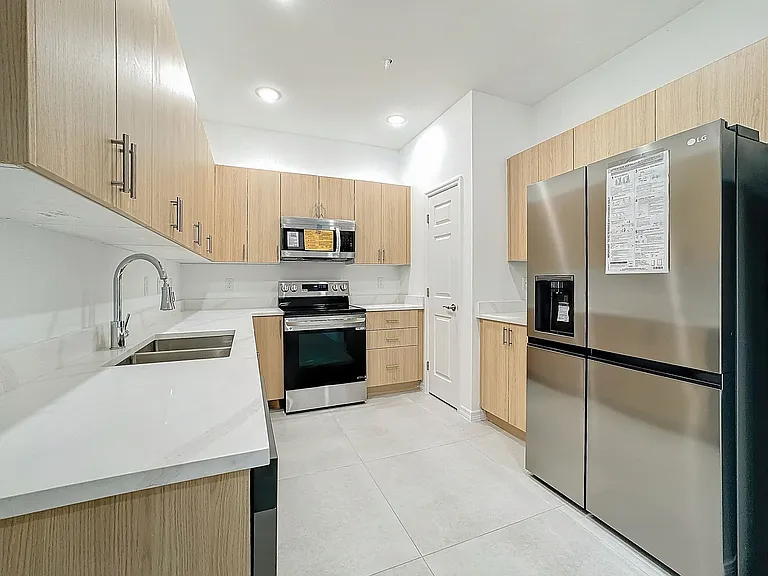 1711 Barton Towne Cir — Photo 15