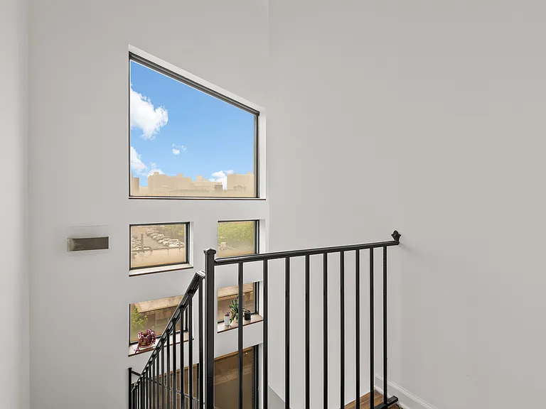 715 Flushing Ave #4A — Photo 9