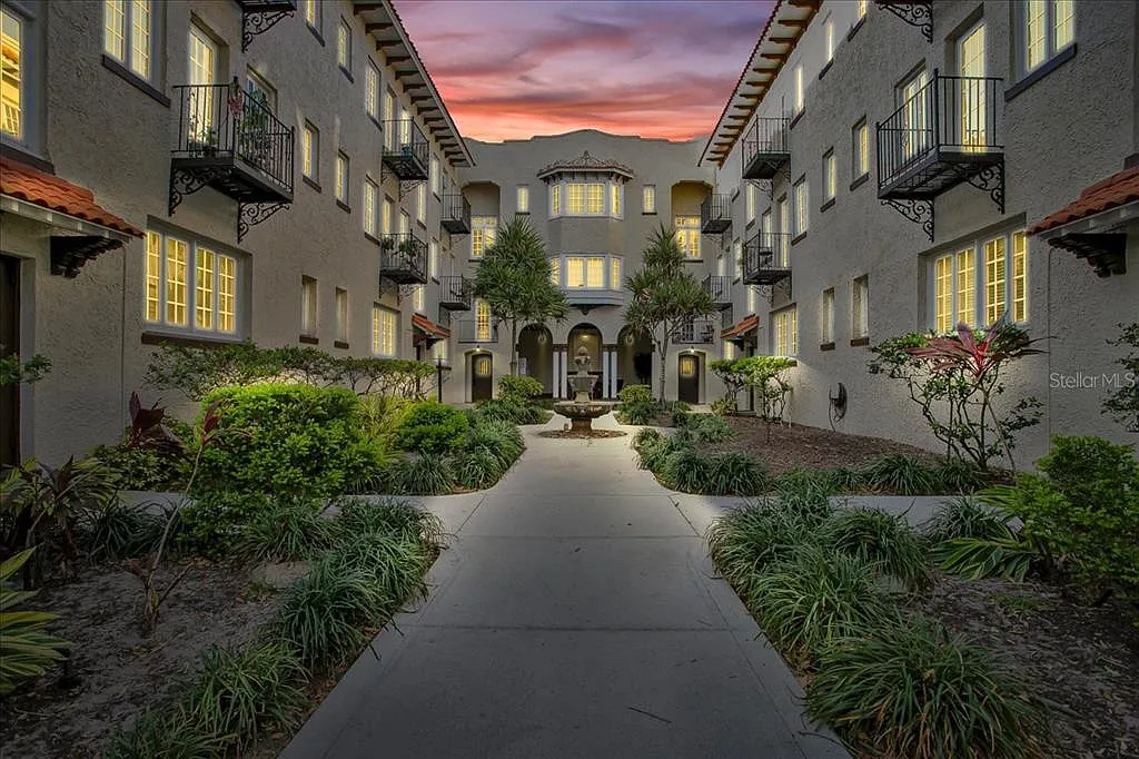 1 bed, 1.0 bath, 528 sqft, $1,750 — Photo 2